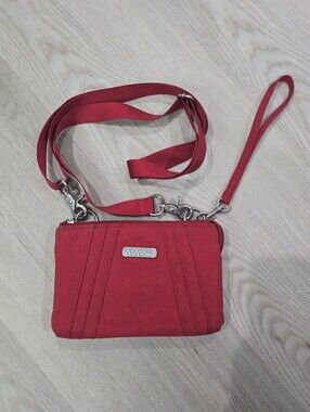 Baggallini Red Convertable Crossbody Or Wristlet 6.5x4
